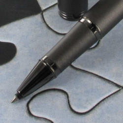 PARKER IM stylo roller, laque blanche, attributs chromés, Recharge noire  pointe fine, en écrin - La Poste