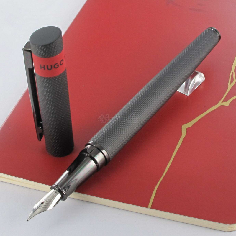 Parure gravée bois rouge stylo bille et stylo plume