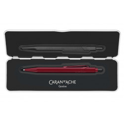 Stylo Bille Caran d'Ache® 849 "Claim Your Style" Rouge Grenat