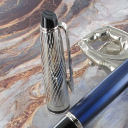 Stylo Plume Moyenne WATERMAN® Expert Deluxe Bleu Métal