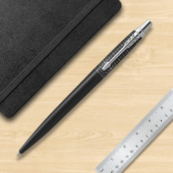 Parker Jotter Fly noir – photo d’ambiance