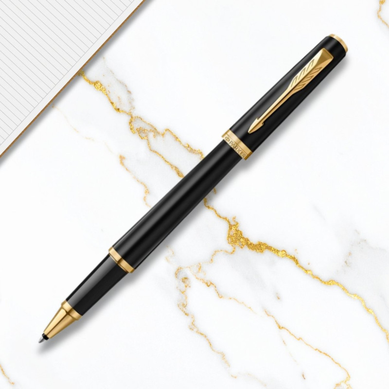 Parker Meridian noir et doré – mise en scène