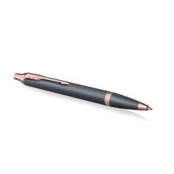 Stylo bille Parker IM Touche Finale bleu ardoise, vue en perspective